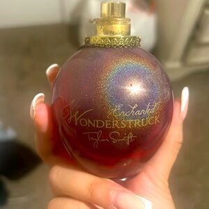 Taylor swift wonderstruck perfume enchanted